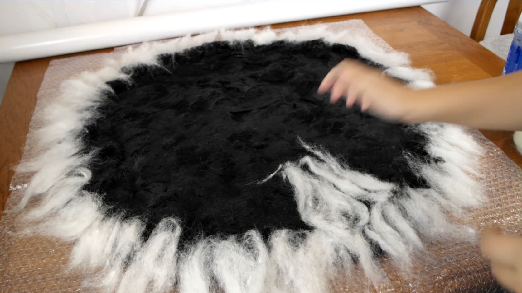 DIY Felt Cat Cave Chezlin